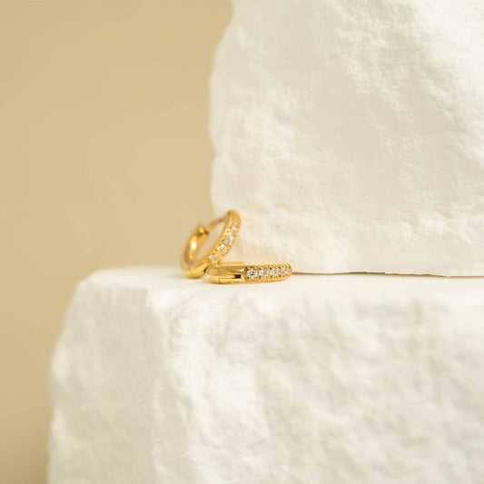 Small Huggie Earring Gold