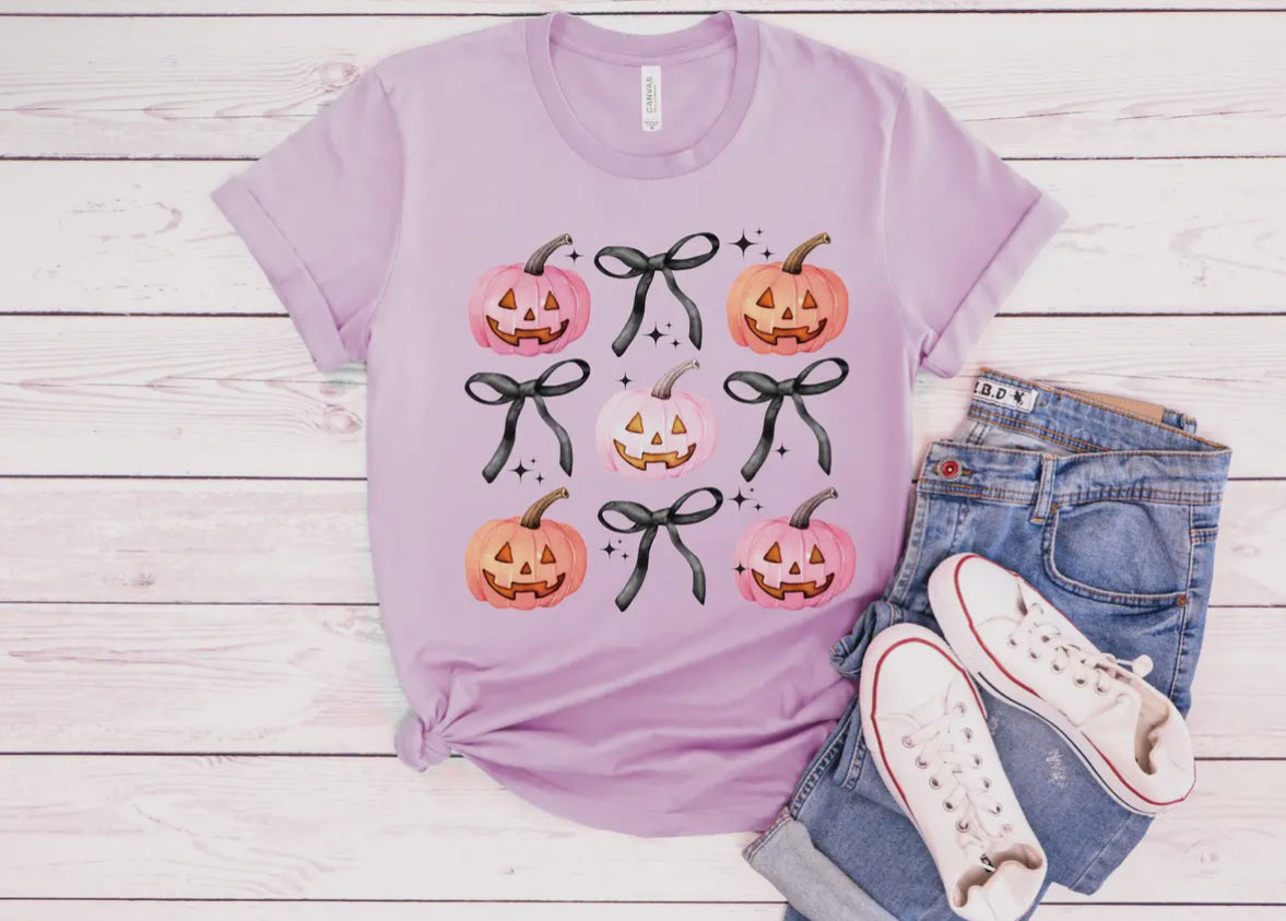 Jack-o-Lantern and Bows Halloween Graphic T-shirt: Medium Lilac Tee