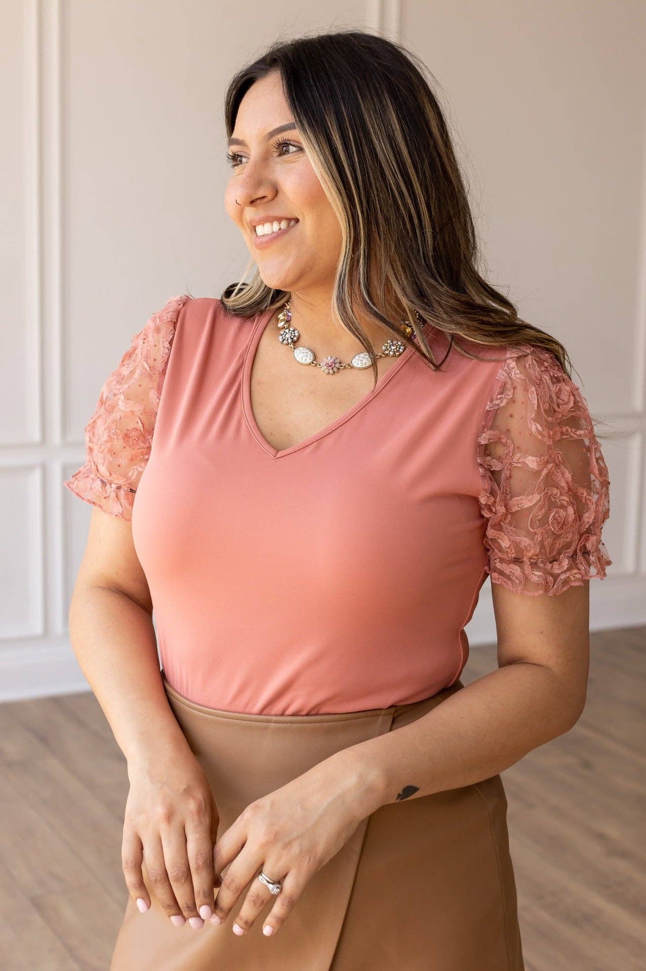 Rust Floral Sleeve Bodysuit
/ Medium