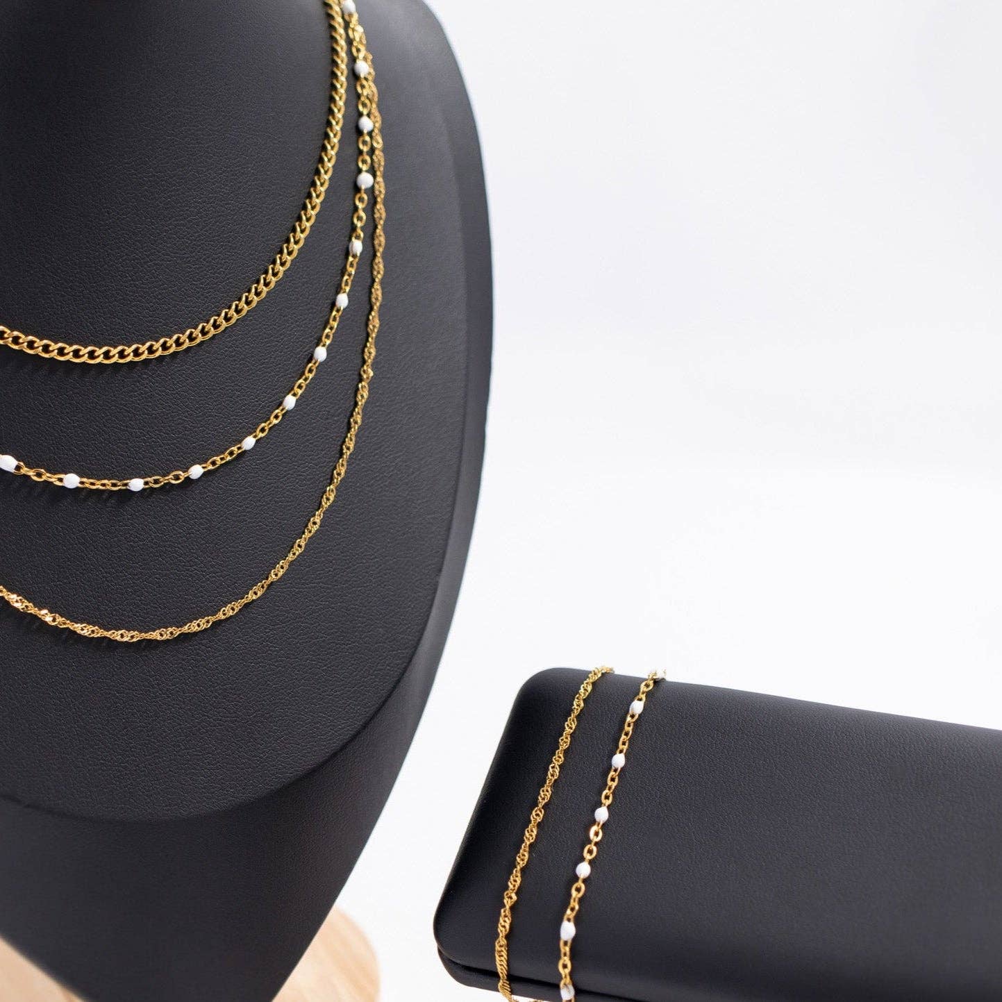 18K Gold PVD Stainless Steel White Confetti Chain Bracelet: Stainless